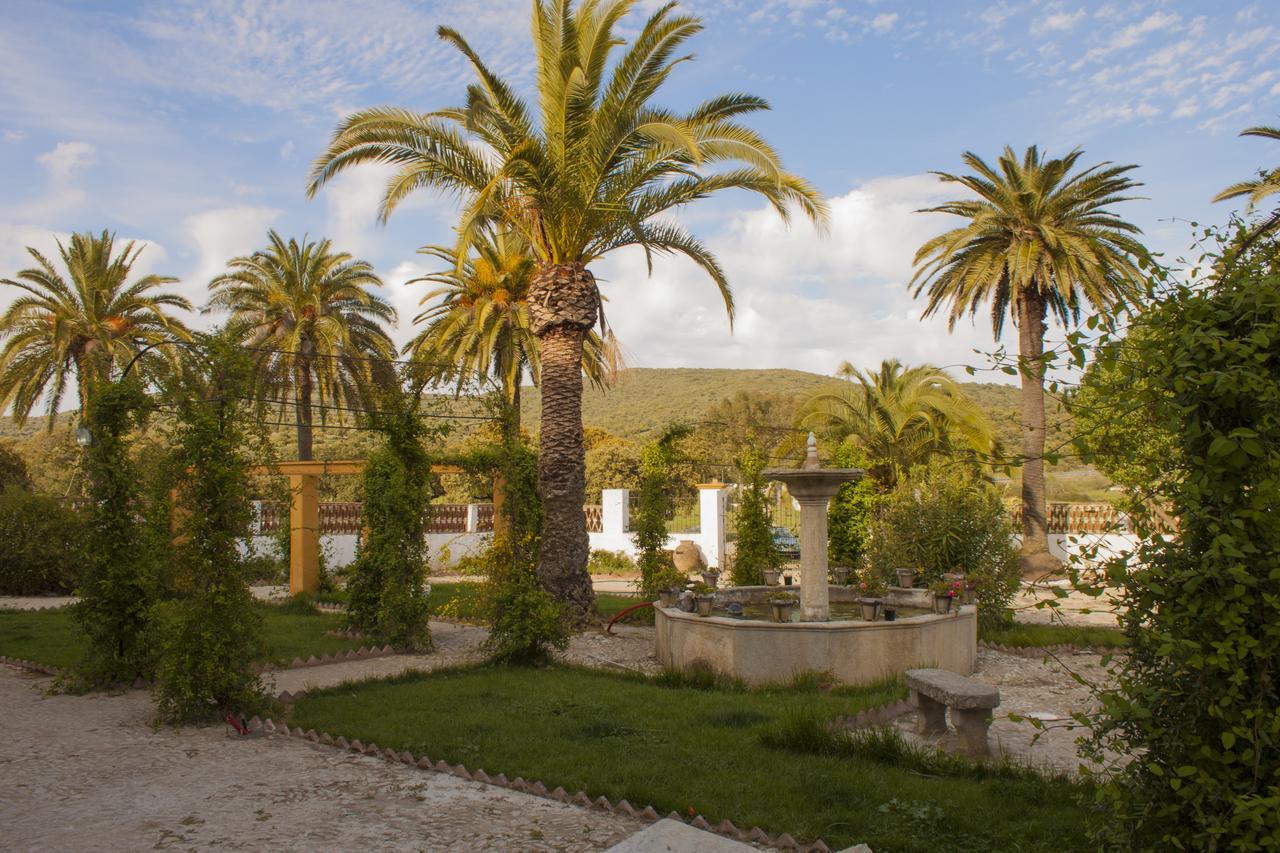 Hotel La Giralda Burguillos Del Cerro Kültér fotó