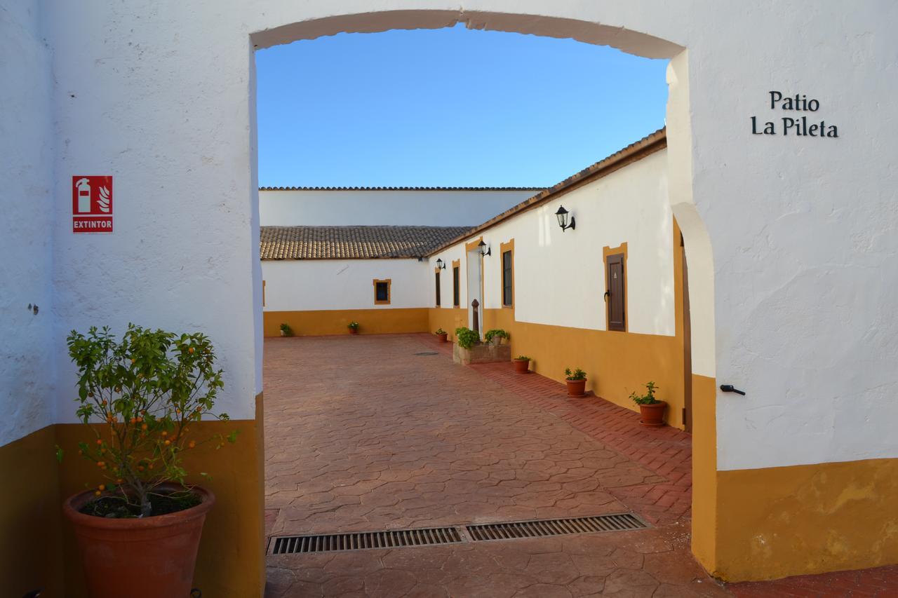 Hotel La Giralda Burguillos Del Cerro Kültér fotó