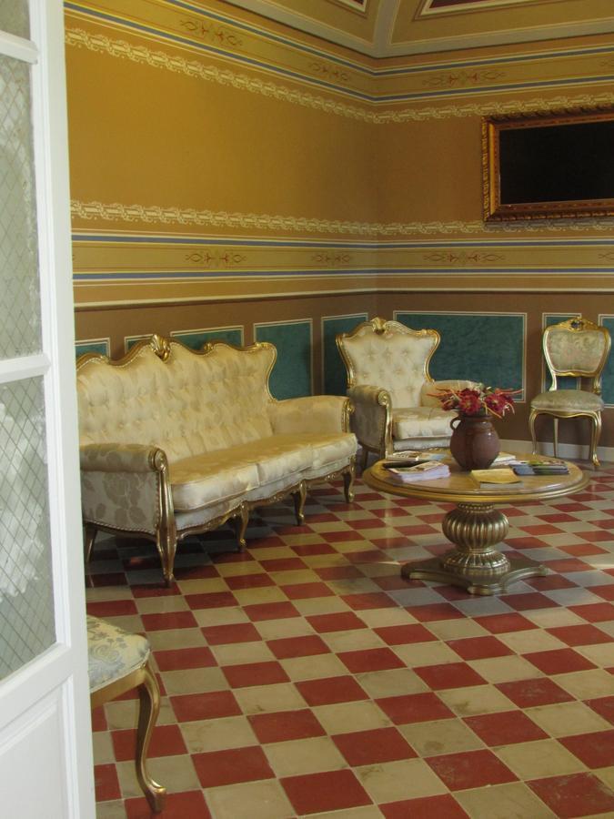 Hotel La Giralda Burguillos Del Cerro Kültér fotó