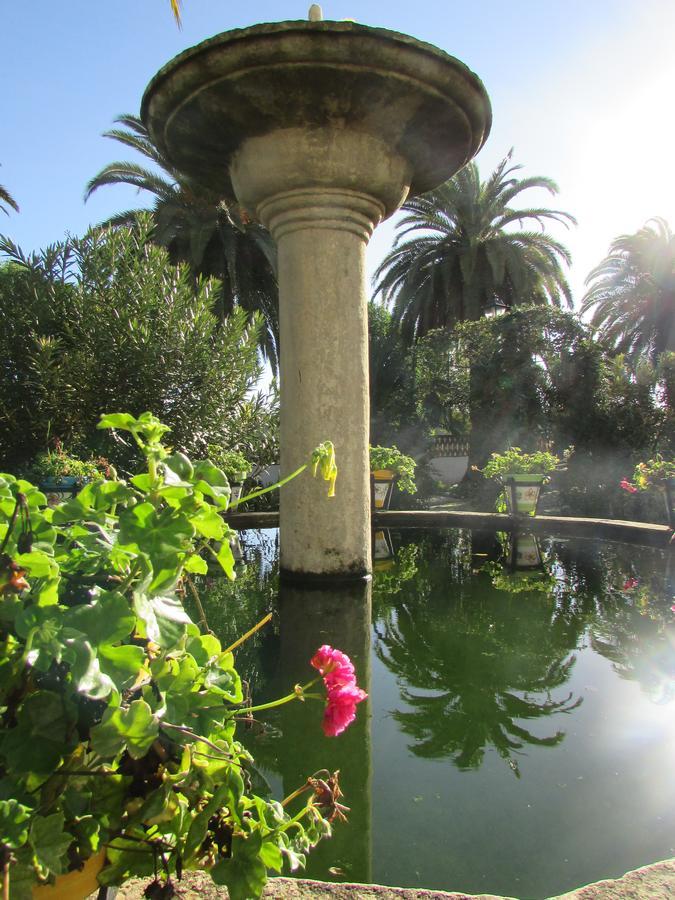 Hotel La Giralda Burguillos Del Cerro Kültér fotó