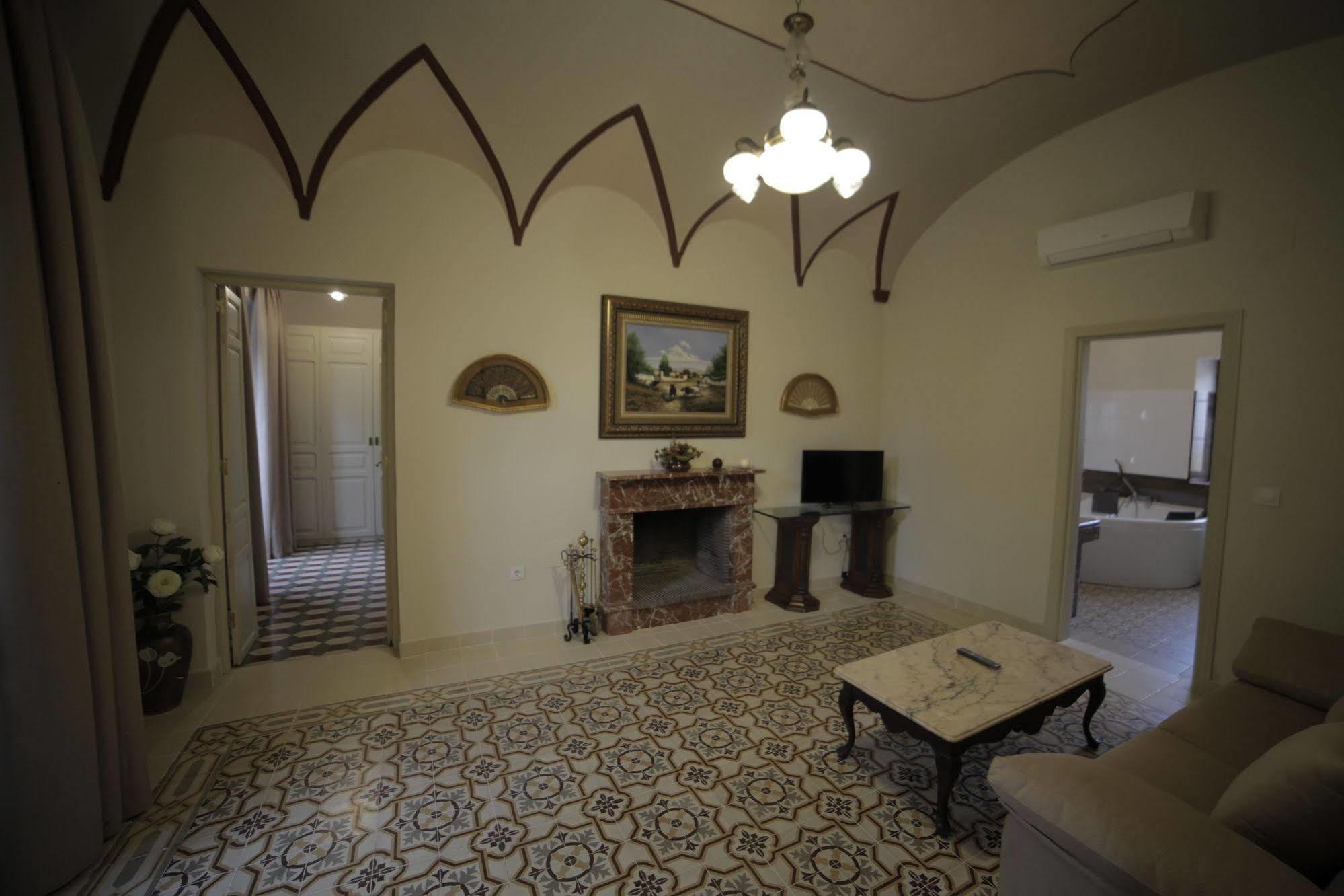 Hotel La Giralda Burguillos Del Cerro Kültér fotó
