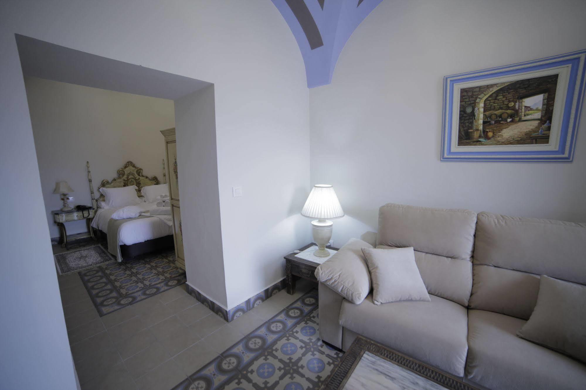 Hotel La Giralda Burguillos Del Cerro Kültér fotó