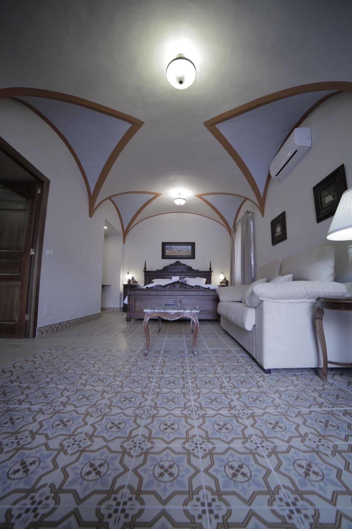 Hotel La Giralda Burguillos Del Cerro Kültér fotó