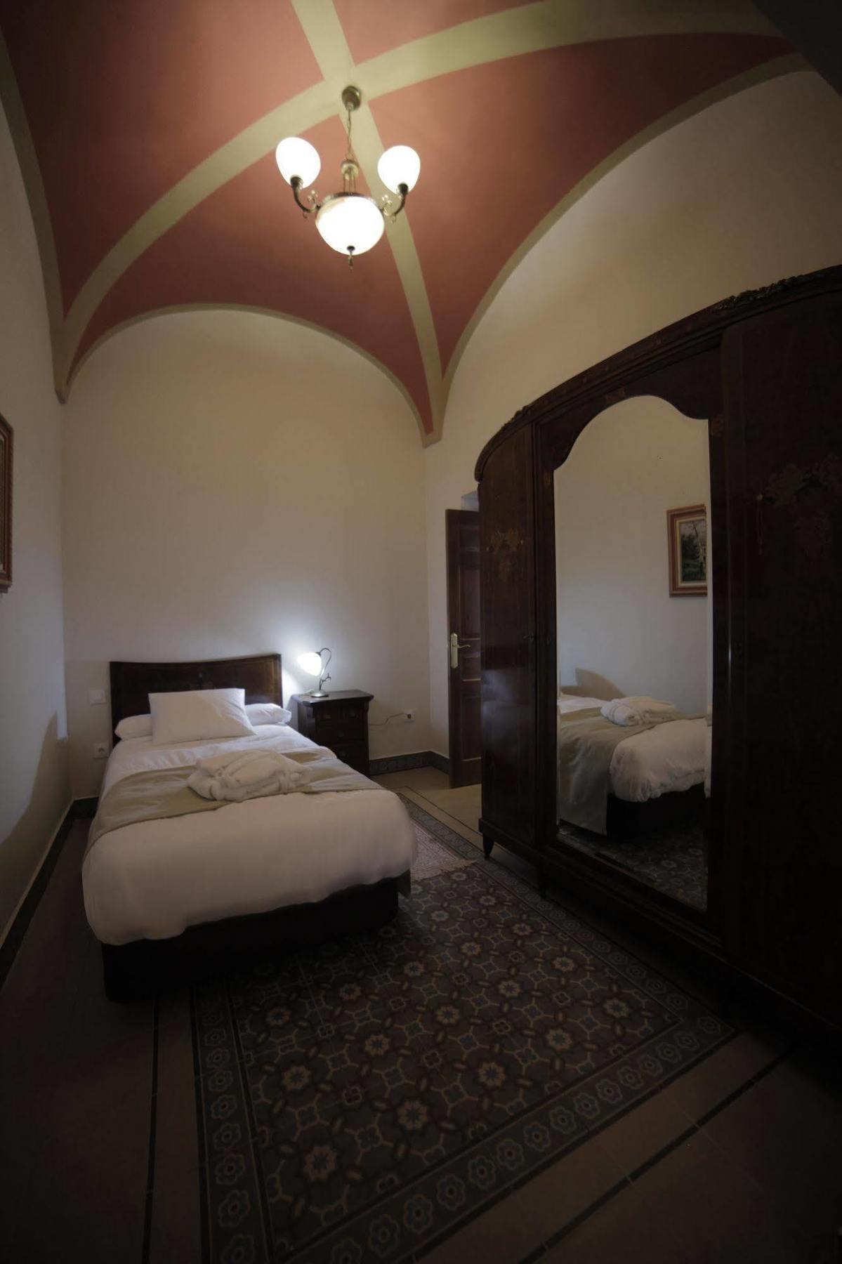 Hotel La Giralda Burguillos Del Cerro Kültér fotó