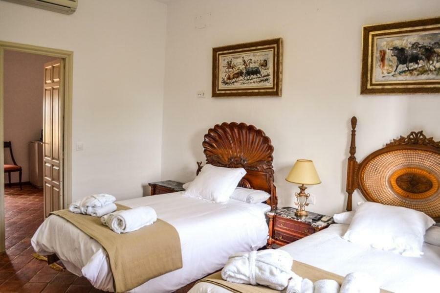 Hotel La Giralda Burguillos Del Cerro Kültér fotó